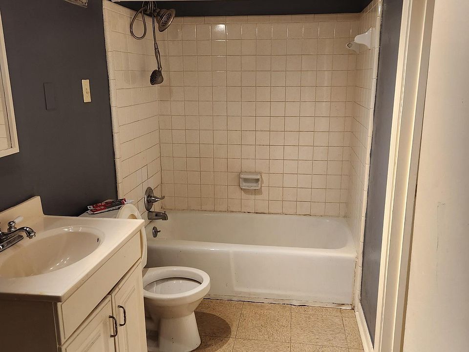 2nd image of 3100 Rue Parc Fontaine APT 2120