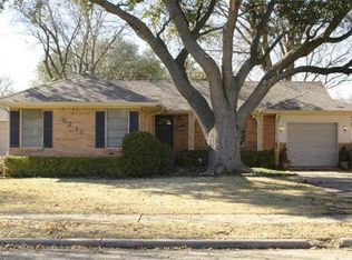 9211 Liptonshire Dr, Dallas, TX 75238