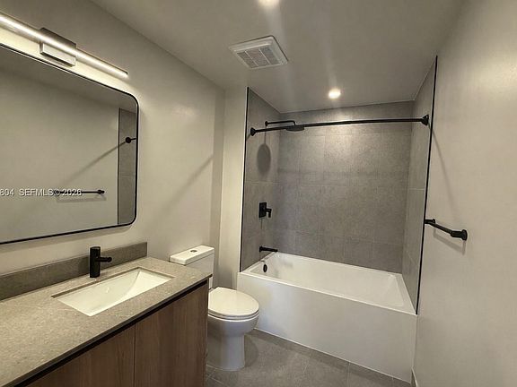 3rd image of 121 NE 5th St #3013