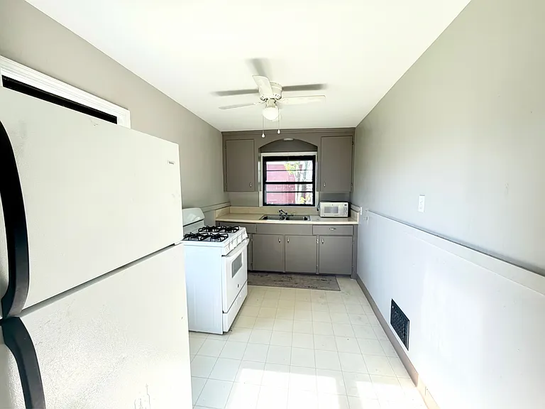 12 Knowlton Ave — Photo 11