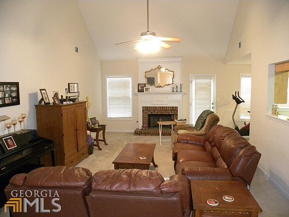 2nd image of 2105 Grant Ave
