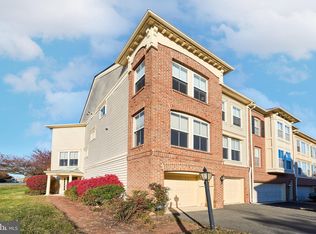 42464 Regal Wood Dr, Ashburn, VA 20148