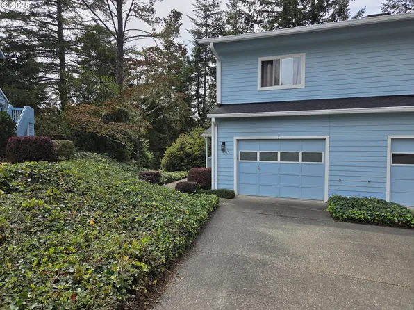 1455 Seacrest Ln APT 1A, Brookings, OR 97415
