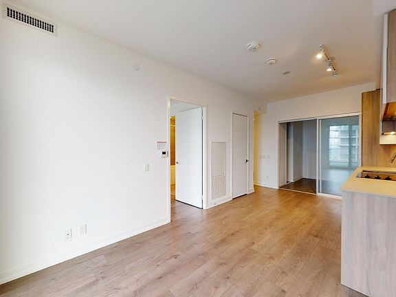 5th image of 950 Portage Pkwy #5005