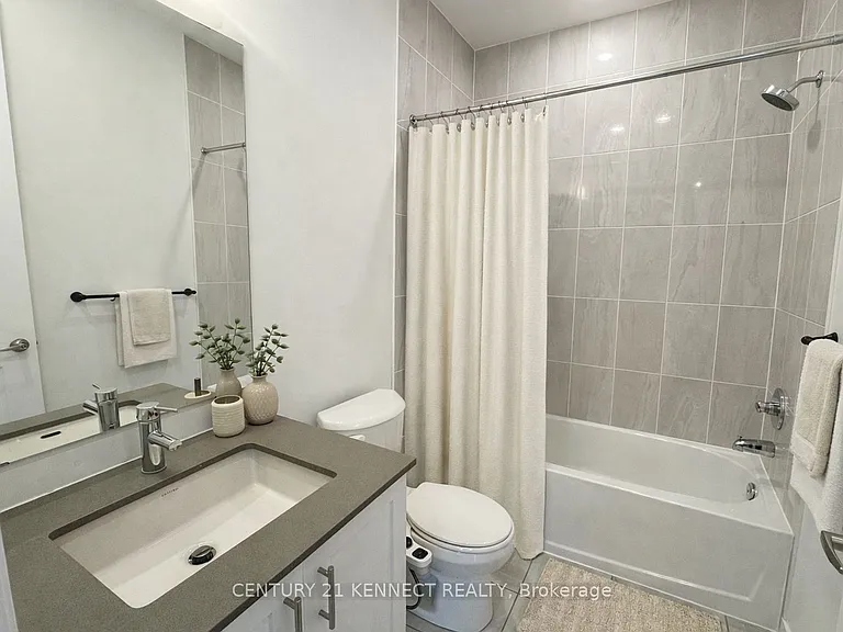 35 Golden Fern St #COACH HOUSE — Photo 8