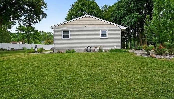 55 Crescent Ave — Photo 19