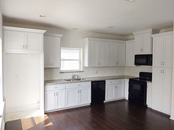 4th image of 7047 Avenue E #A