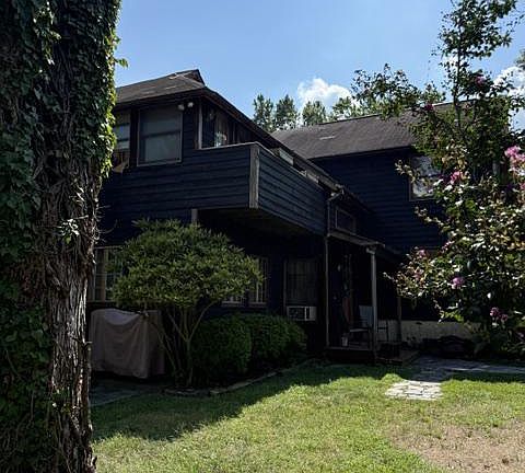 3rd image of 324 Cove Rd