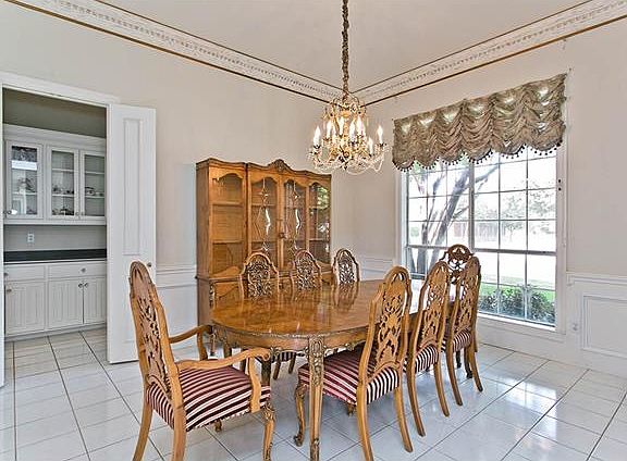 5th image of 5104 Bellerive Dr