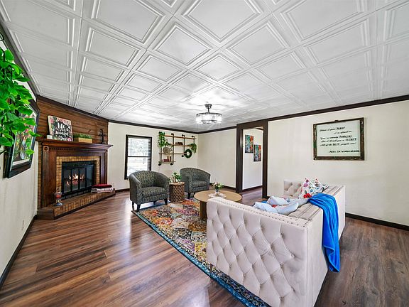 4th image of 21622 Ravenwood Dr