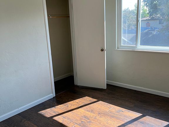 5th image of 444 Saint Mary St APT 8