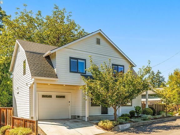2nd image of 8275 SE 29th Pl