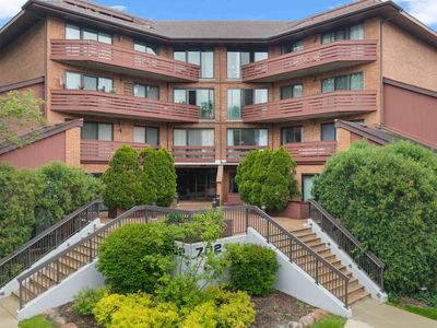 702 Waukegan Rd APT 206A, Glenview, IL, 60025