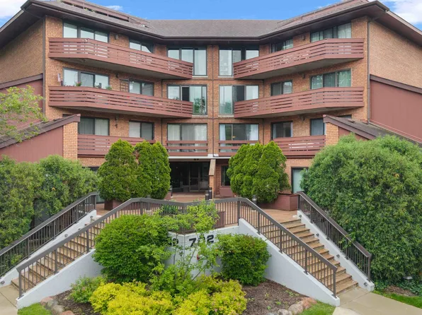 702 Waukegan Rd APT 206A, Glenview, IL 60025