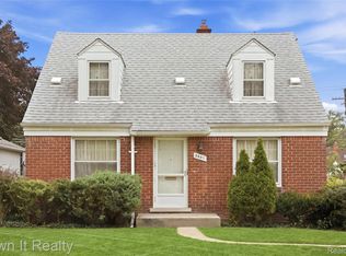 2661 Hollywood St, Dearborn, MI 48124