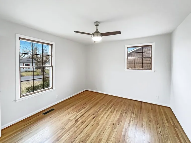 1217 Commerce St — Photo 11