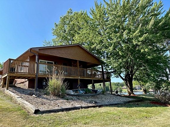 3rd image of 10128 Wildflower Dr