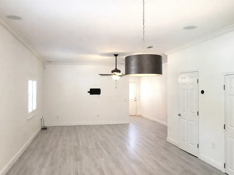 301 S Arrawana Ave #B — Photo 5
