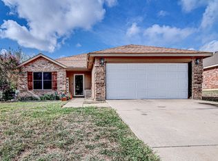 841 Beaver Creek Dr, Burleson, TX 76028