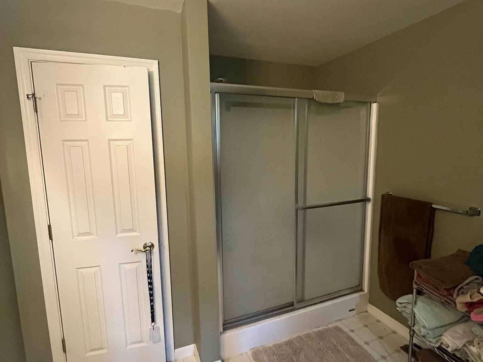 3 bed, 2.5 bath, 2456 sqft, $2,300 — Photo 4