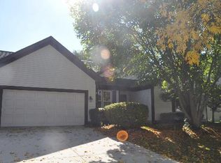 1020 Inglewood Ln, Elgin, IL 60120