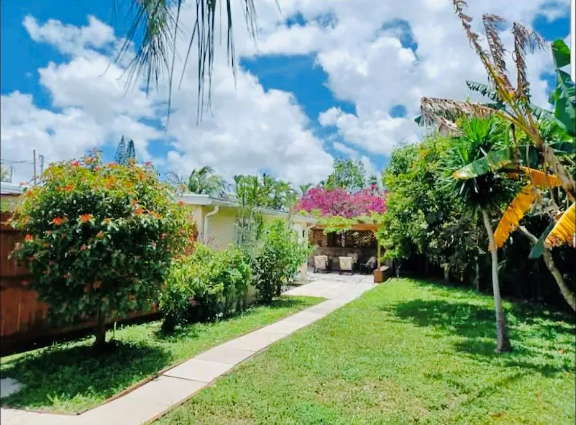 5 bed, 3.0 bath, 2432 sqft, $7,650 — Photo 3