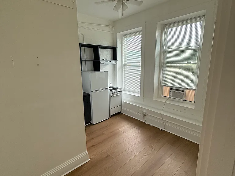 100 E Tarpon Ave #4 — Photo 6