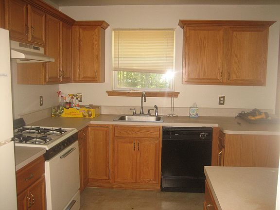 4th image of 357 Auborn Ave
