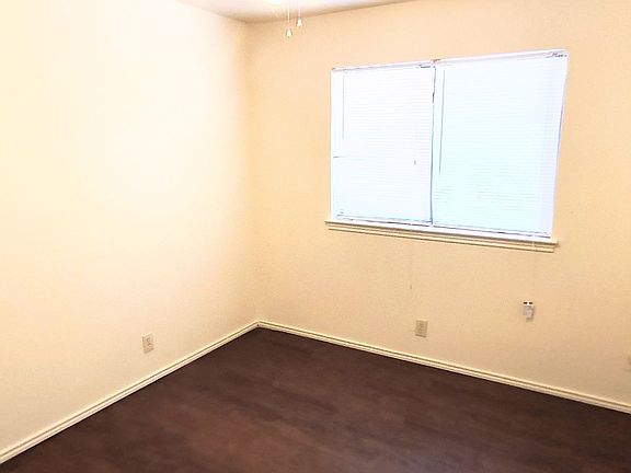 5th image of 3325 Gardenview Cir