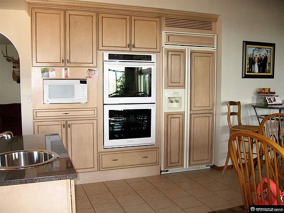 5th image of 725 Roundtop Dr