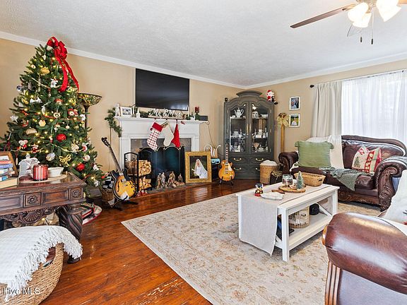 5th image of 813 James Street