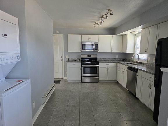 2nd image of 211 W 1st St