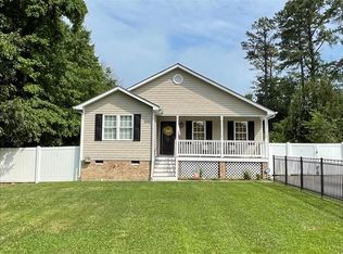 3918 Tarris Ln, Chester, VA 23831