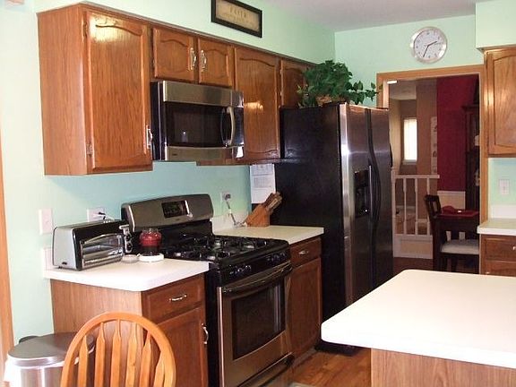 4th image of 9167 Sutton Ct