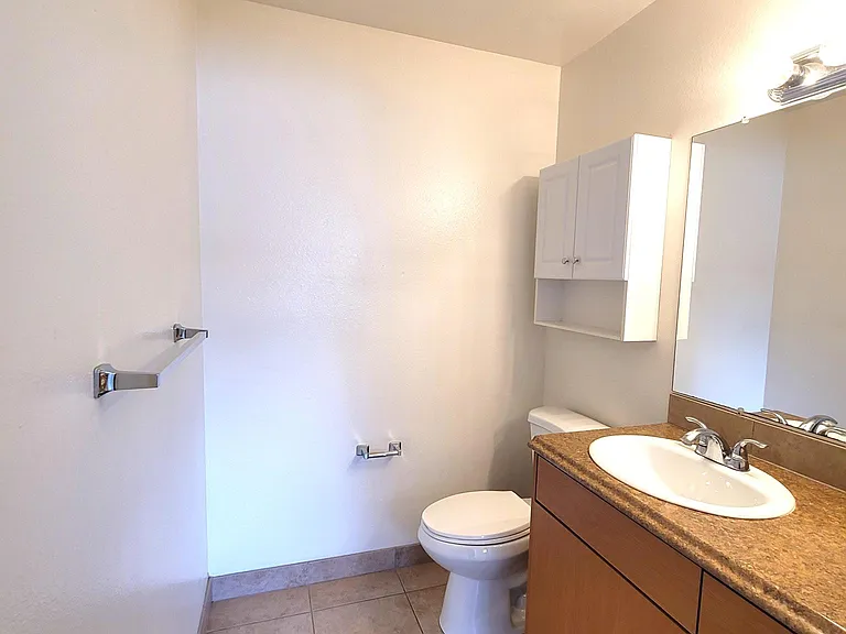 1827 Missouri St #B — Photo 11