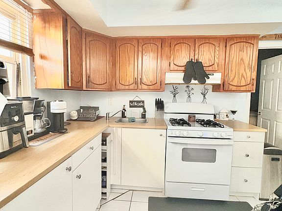 4th image of 63 Willowwood Ln Floor 1
