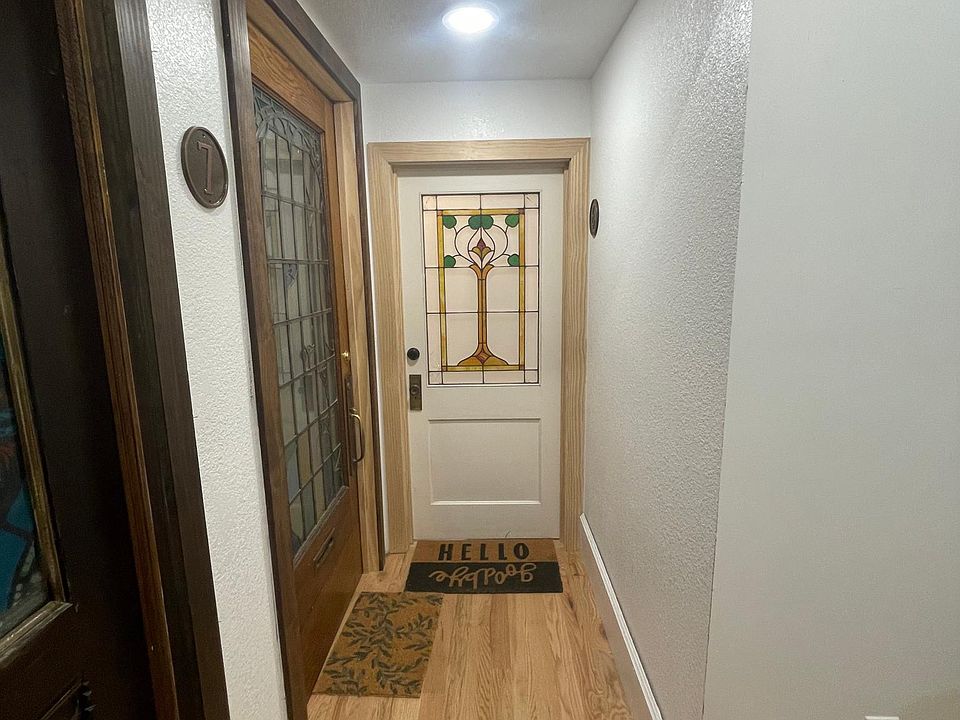 1st image of 445 E 9th Ave #6
