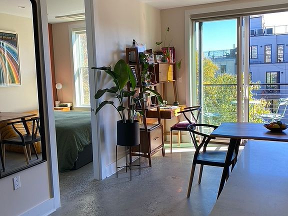 4th image of 20 Melrose St #4R