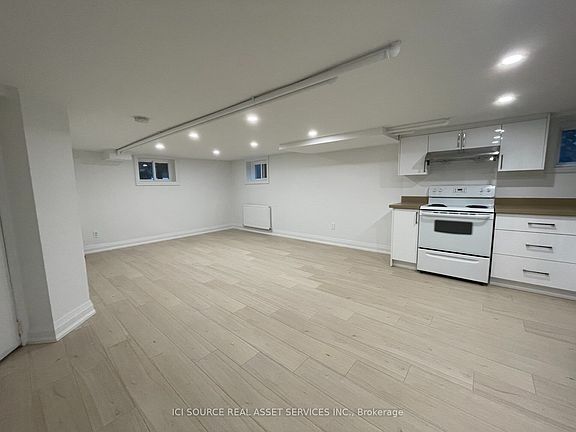5th image of 44 Courcelette Rd Unit 6