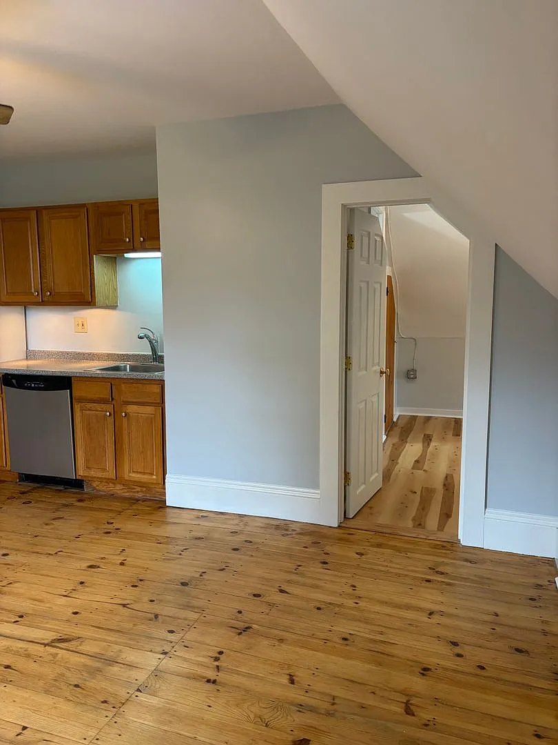 16 Jameson Ave — Photo 4