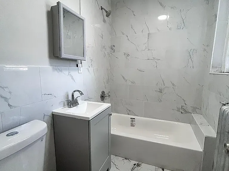 190 Carroll St #5C — Photo 5