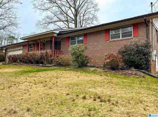 104 Lakewood Cir, Rainbow City, AL 35906
