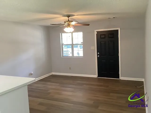 3 bed, 1.5 bath, 1030 sqft, $1,395 — Photo 4