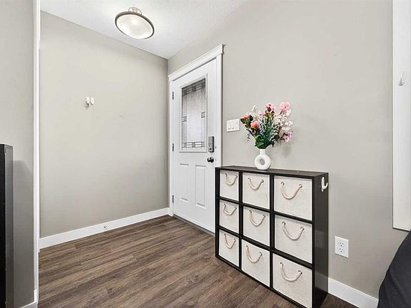 5th image of 81 W Willow Rd #111