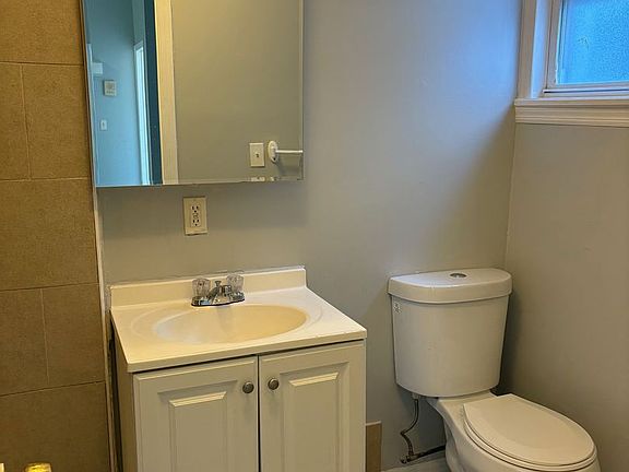 3rd image of 14 Seymour St #2B-1BA-800SQFT
