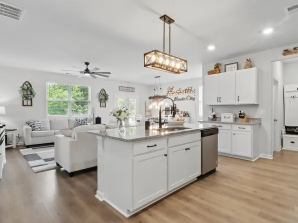 7005 Belmont Dr, Spring Hill, TN 37174