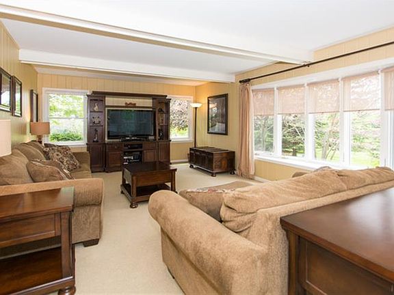 3rd image of 27W660 Swan Lake Dr