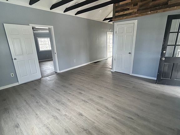 3rd image of 1809 Worth St