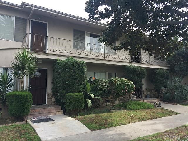 2nd image of 100 Cerritos Ave Unit 3