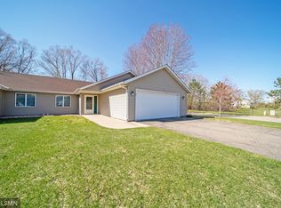 101 Ridgecrest Dr #101, Cannon Falls, MN 55009